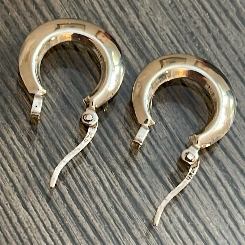 Vintage Sterling Silver Small Puffy Hoop Earrings